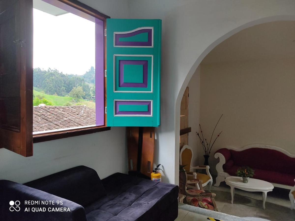 Hospedaje Los Balcones Саленто Экстерьер фото